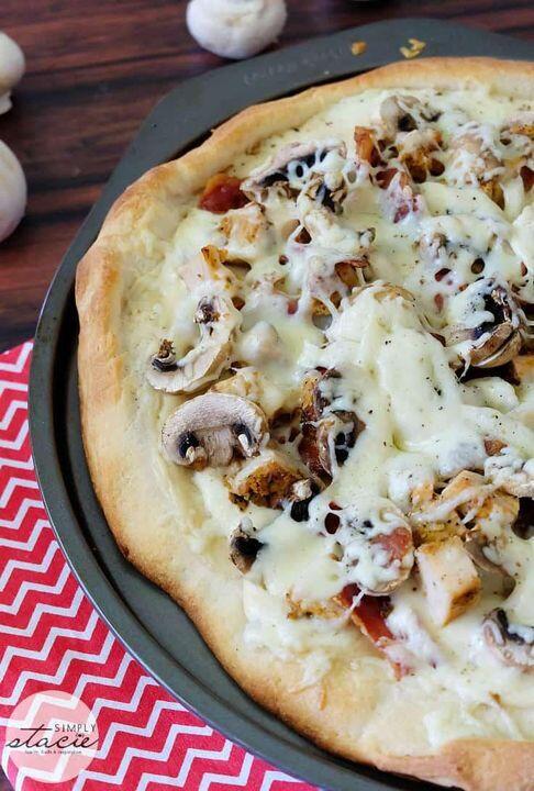 Chicken Alfredo Pizza