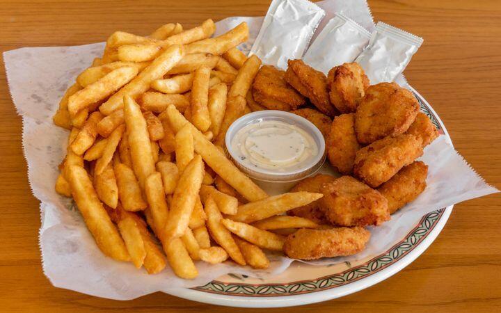 12pc Chicken Nugget w French Fries